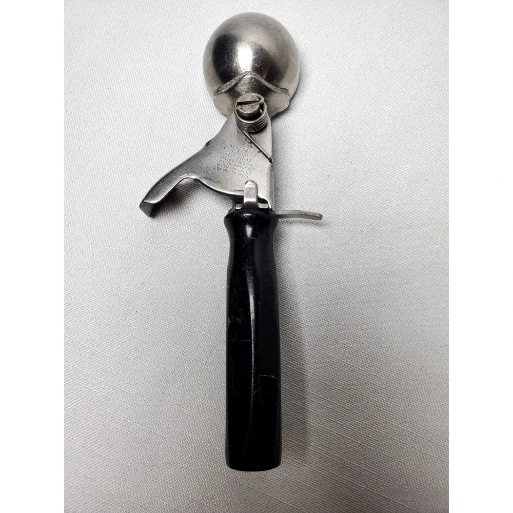 Vintage Myers Deluxe Disher Ice Cream Scoop Stainless Steel w/Bakelite Handle‎